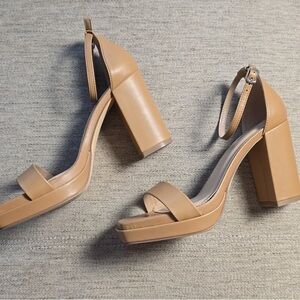 Chic Tan Block Heel Sandals